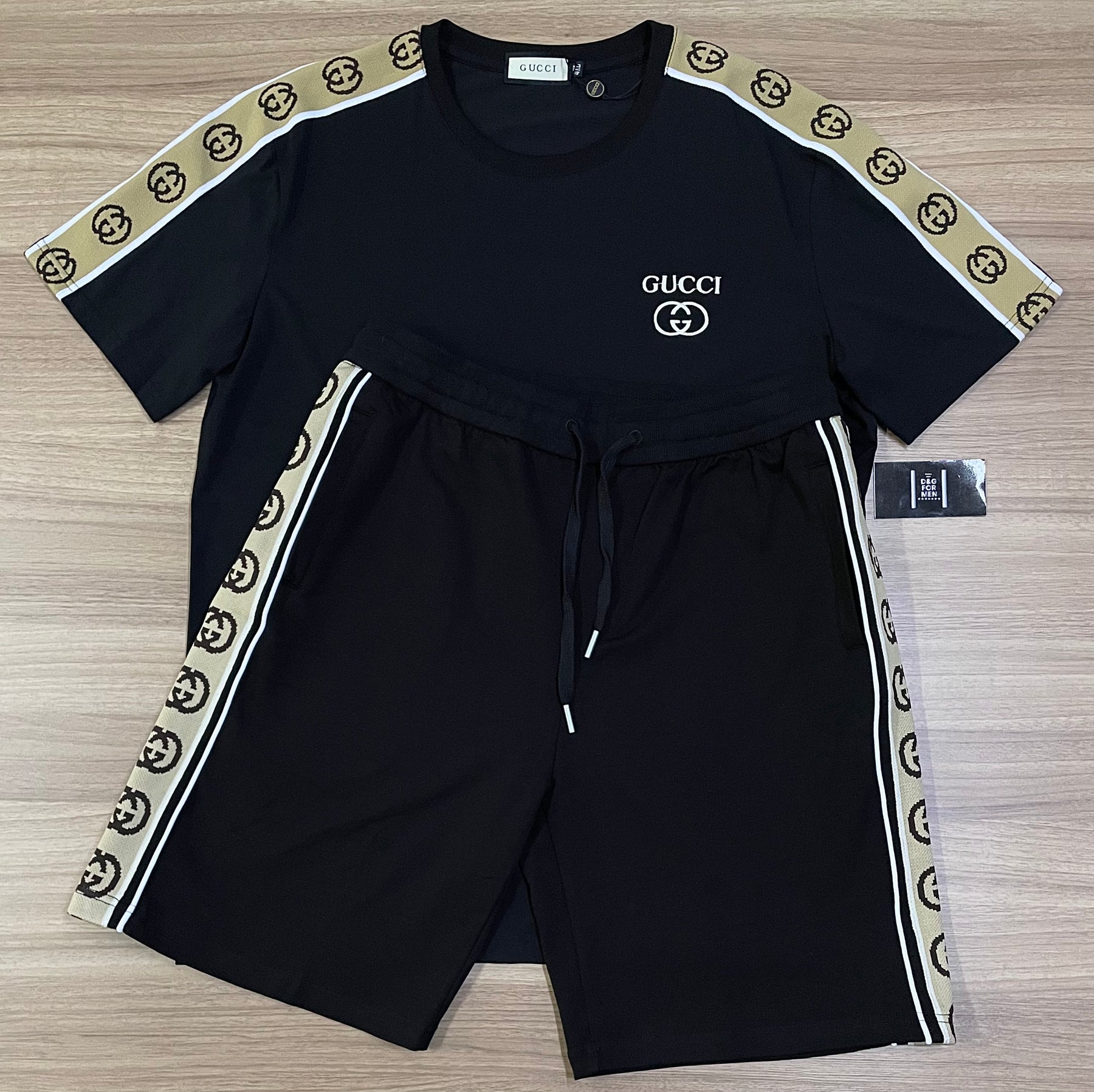 Oferta Black Friday – Kit Duplo de Grife 2 Camisas + 2 Bermudas com Desconto Exclusivo!