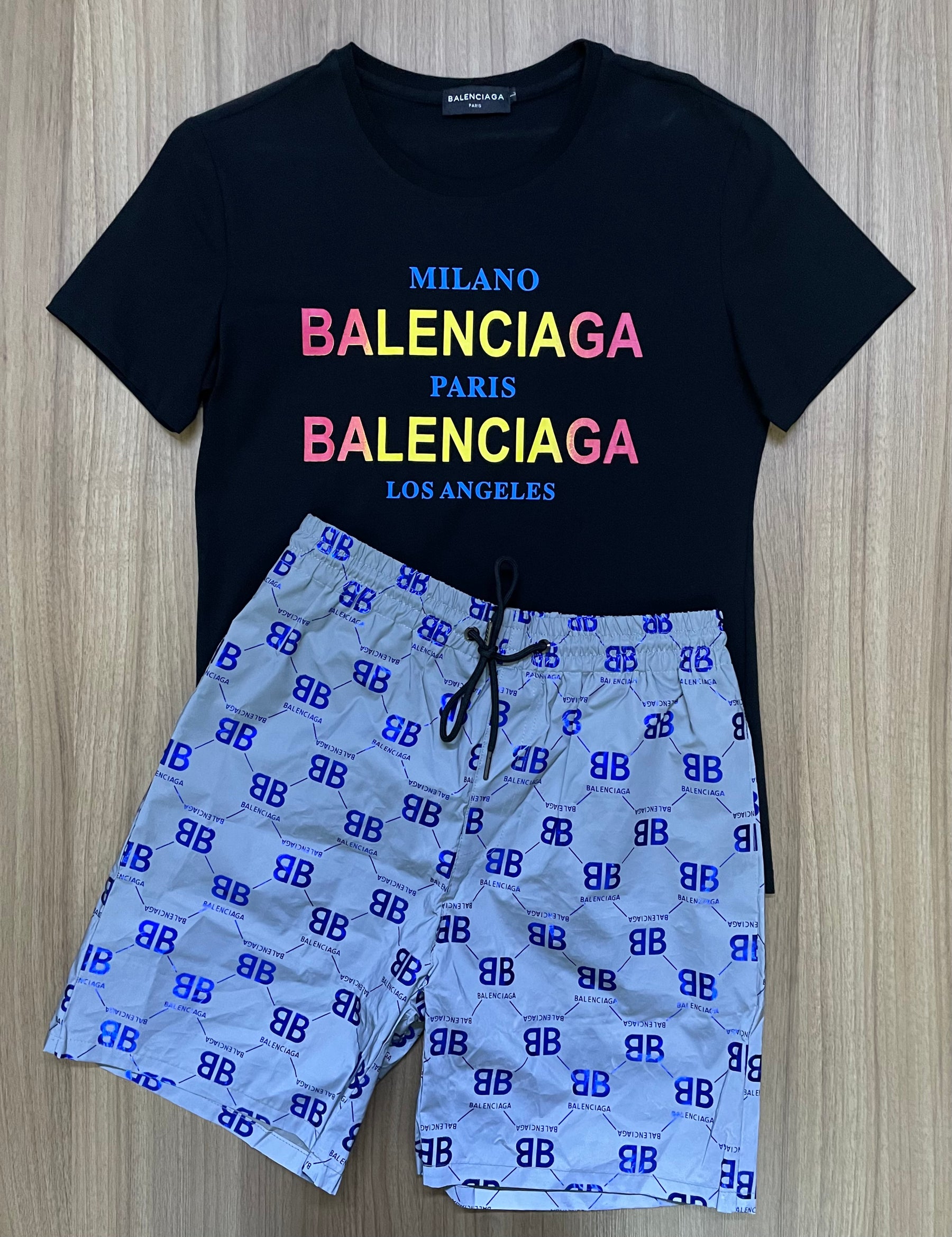 Oferta Black Friday – Kit Duplo de Grife 2 Camisas + 2 Bermudas com Desconto Exclusivo!