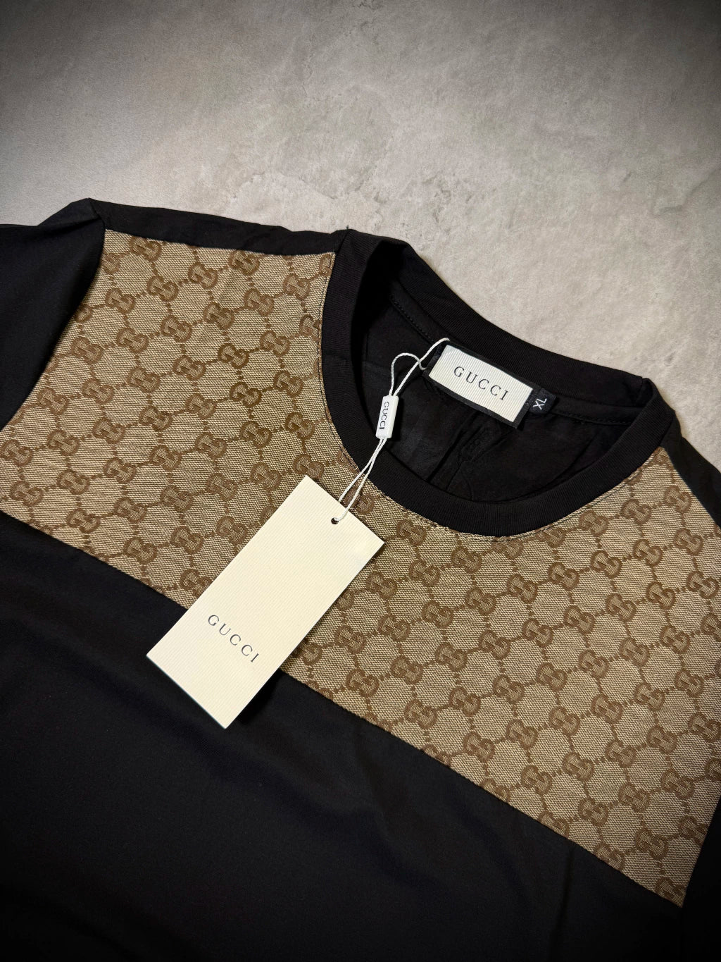 Camisa Grife Importada GUCCI | Metade - Preta