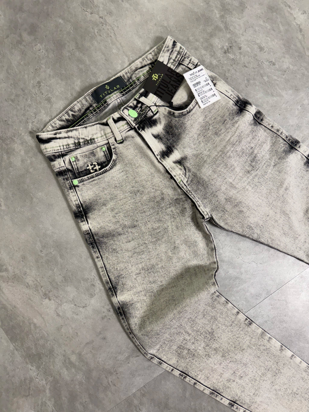 Calça Jeans Titular - Cinza Lisa (Botão Verde)
