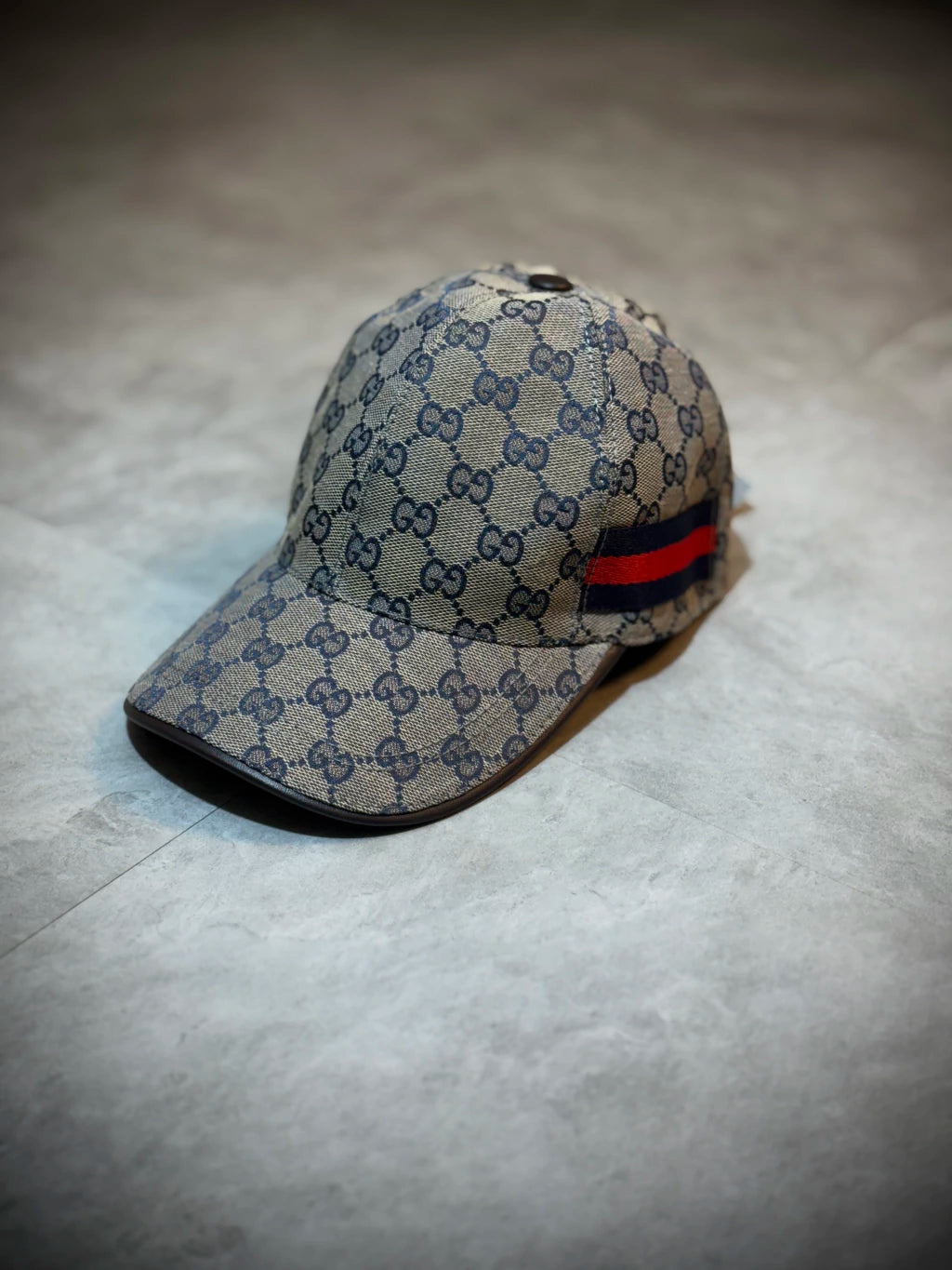 Boné Gucci Tradicional - Fita lateral Azul Marinho|Vermelho (Cinza)