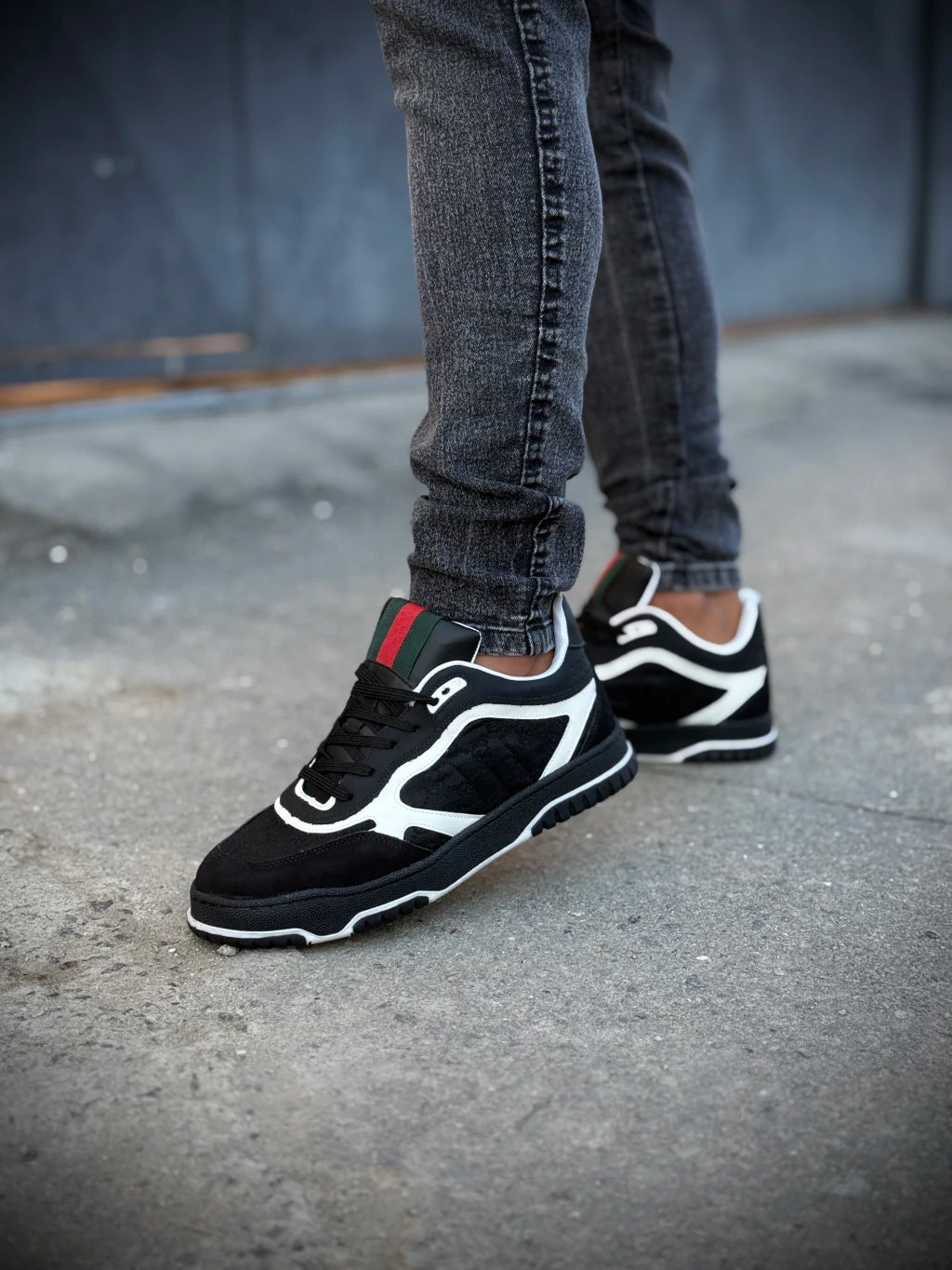 Tênis Importado Gucci | Monograma - Detalhe Listra Vermelha e Verde - PRETO