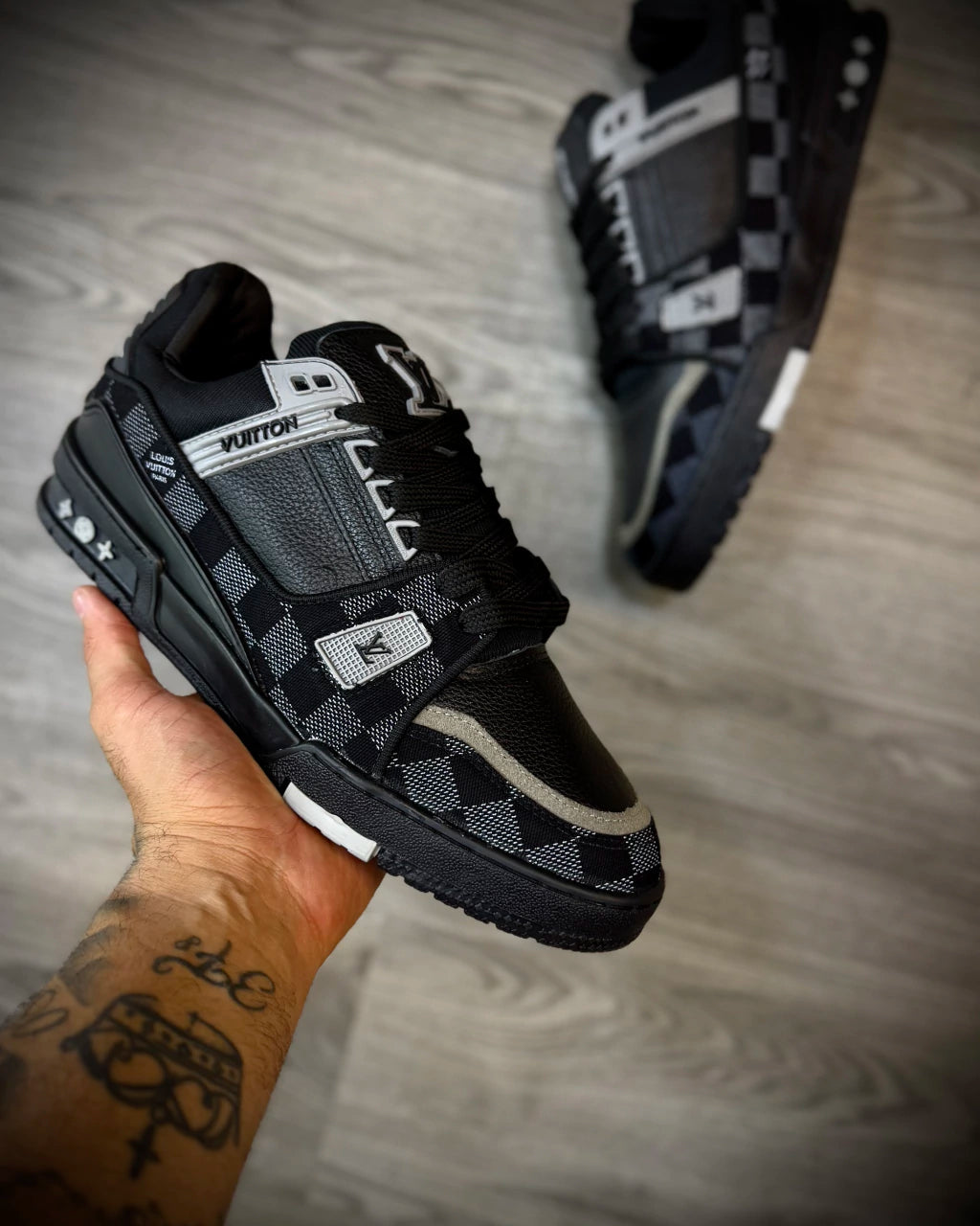 Tênis LV - Preto com Cinza | XADREZ • Limitado