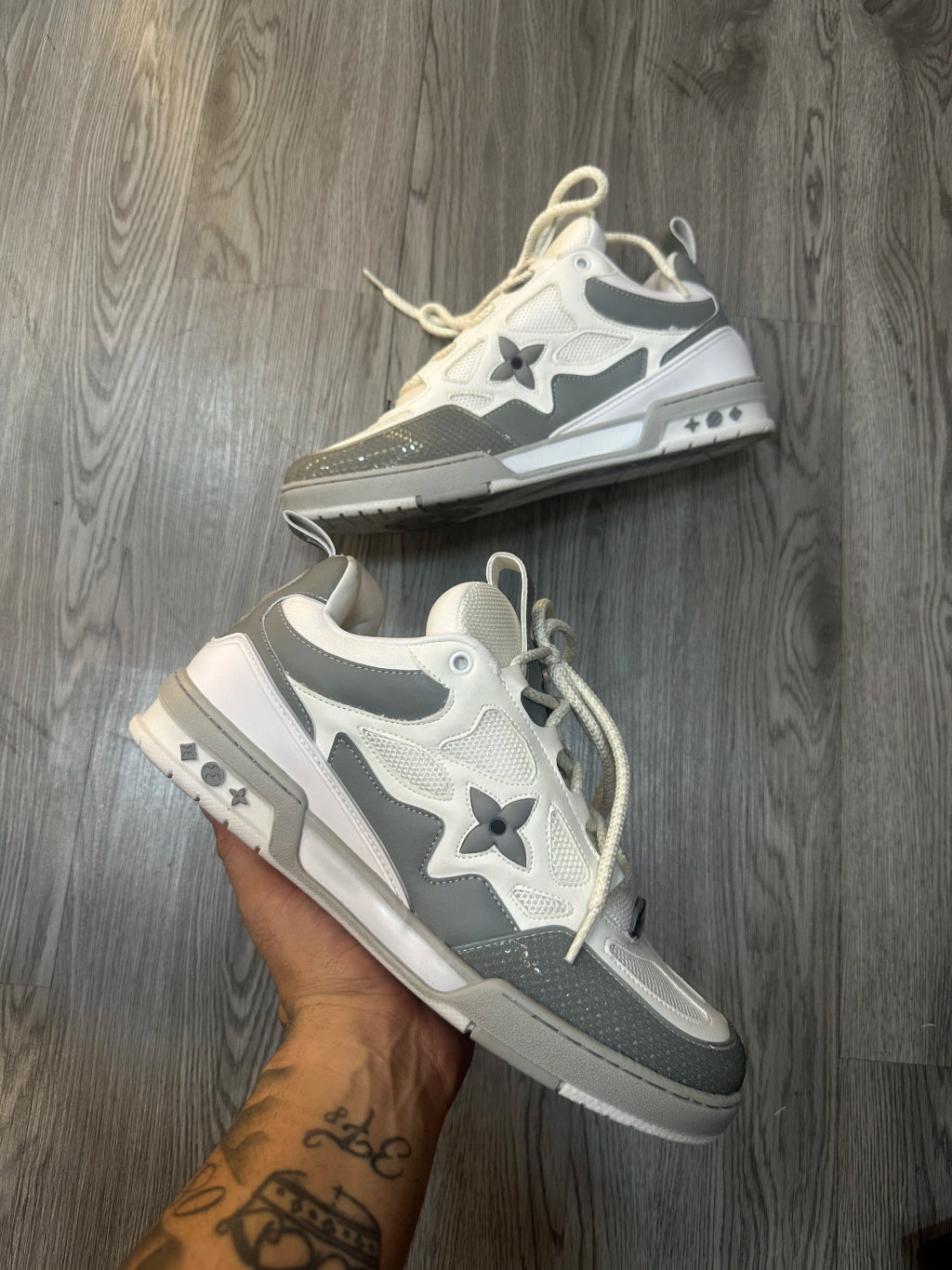 Tênis LV SK8 - Cinza