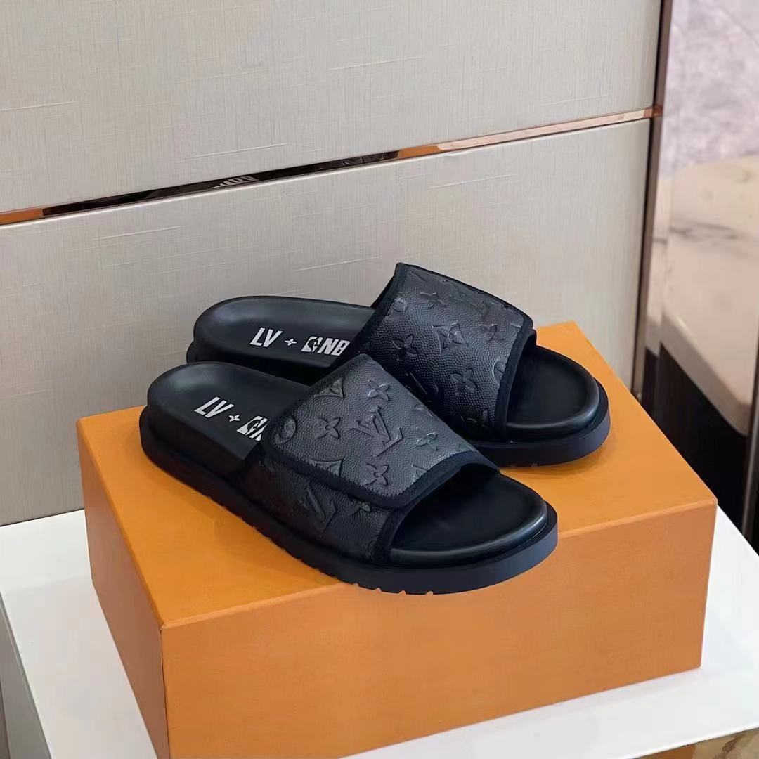 Slide Importada GUCCI | 2025 - Preto COLAB NBA