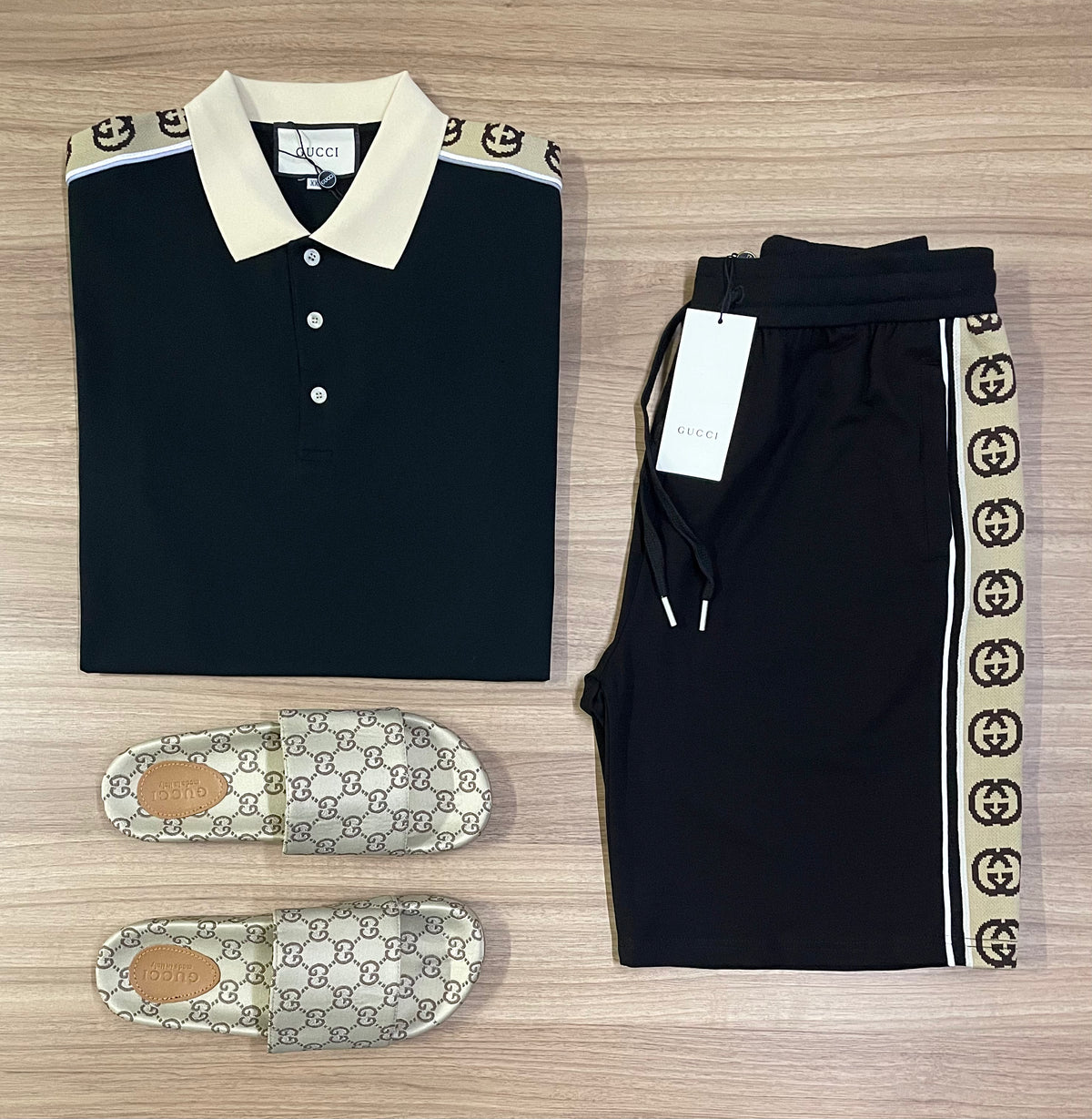 Conjunto de Grife Gucci Preto [CAMISA + BERMUDA + SANDÁLIA]