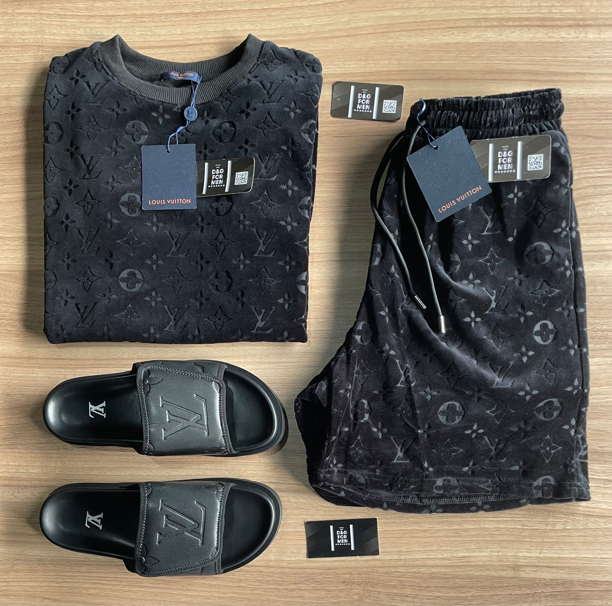 Conjunto de Grife LV Preto [CAMISA + BERMUDA + SANDÁLIA]