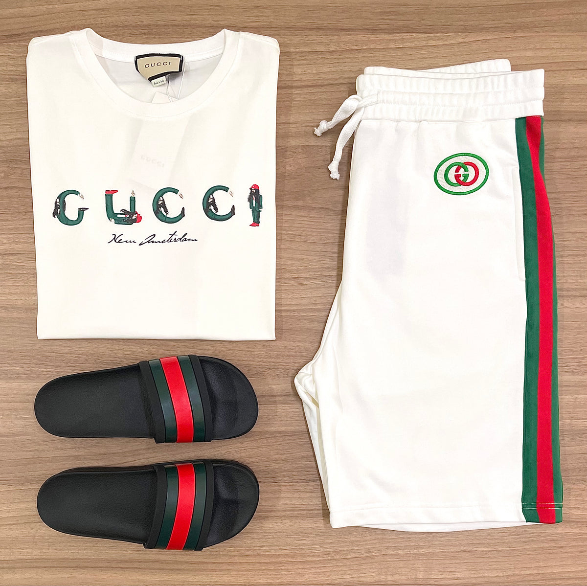 Conjunto de Grife Gucci Branco [CAMISA + BERMUDA + SANDÁLIA]