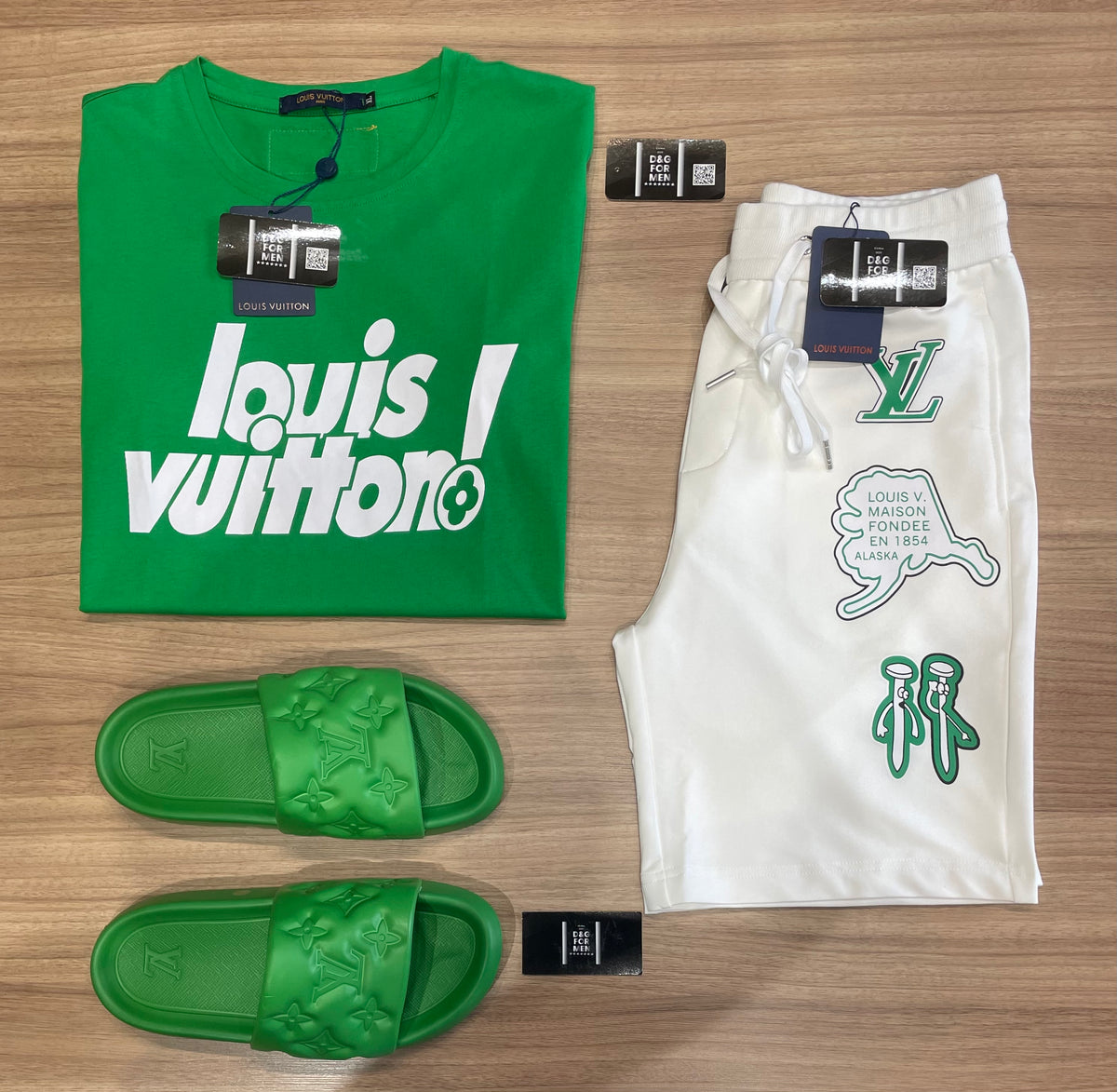 Conjunto de Grife LV Verde [CAMISA + BERMUDA + SANDÁLIA]