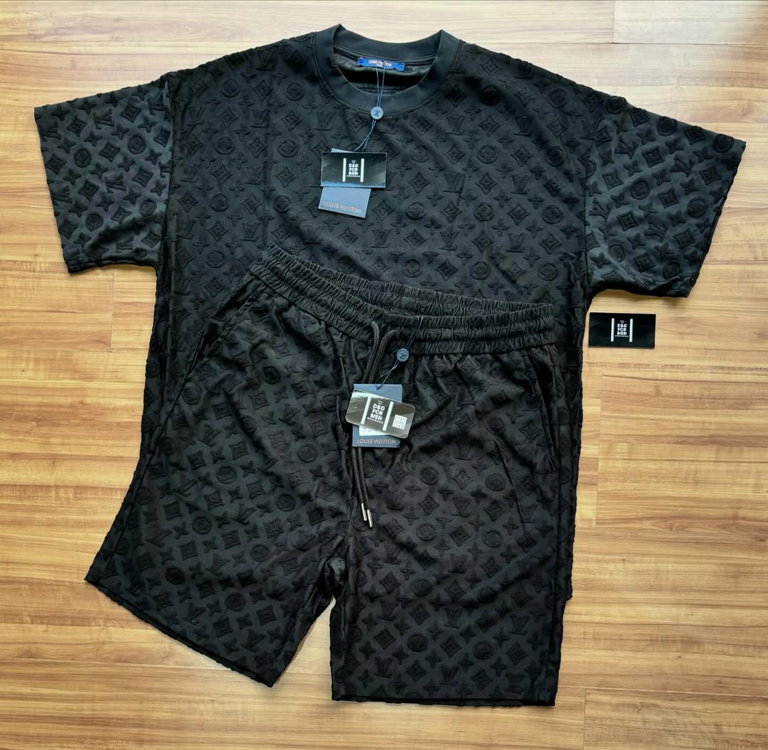 Conjunto de Grife LV Black [CAMISA + BERMUDA + SANDÁLIA]