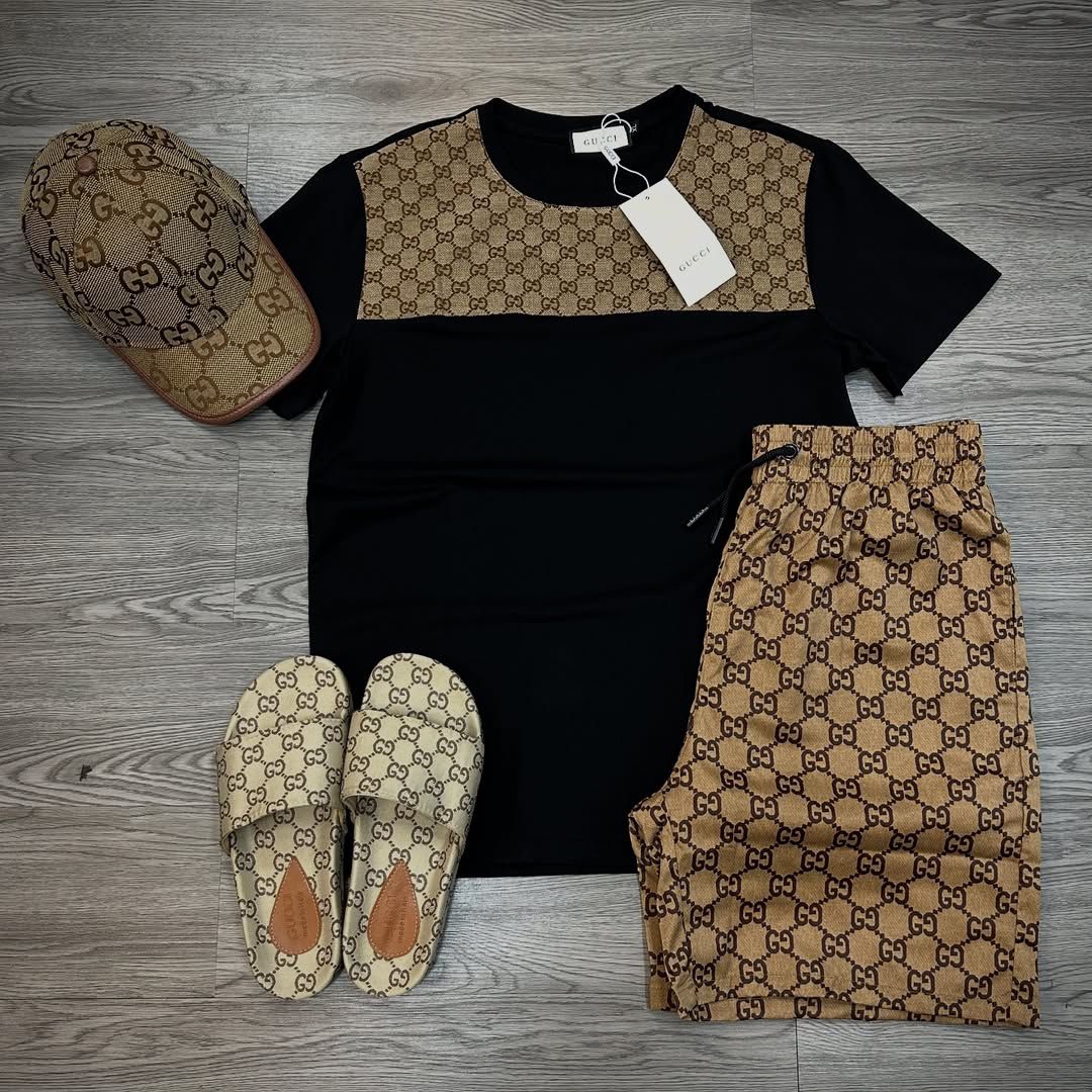 Conjunto de Grife Gucci [CAMISA + BERMUDA + SANDÁLIA + BONÉ]