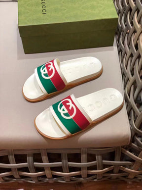 Conjunto de Grife Gucci [CAMISA + BERMUDA + SANDÁLIA]