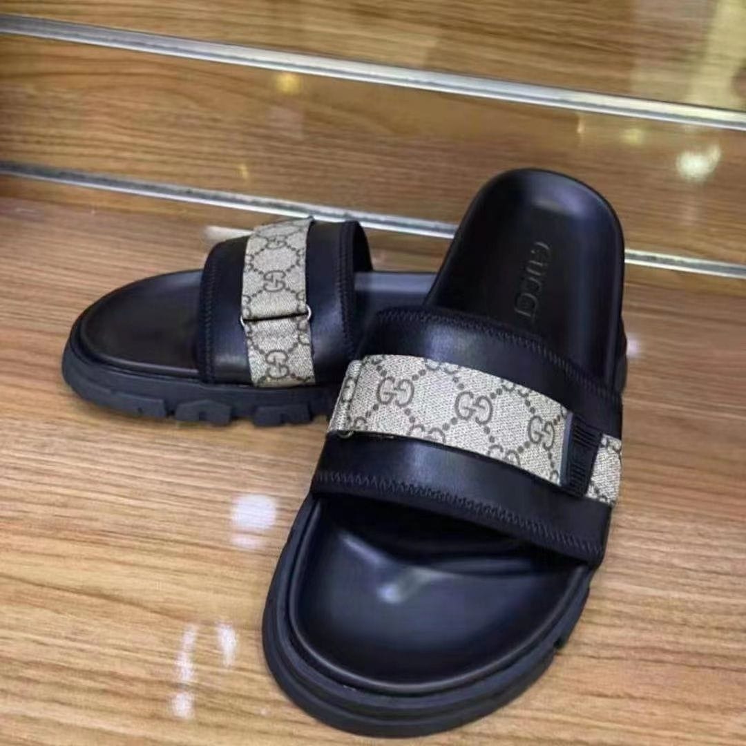 Conjunto de Grife Gucci Branco [CAMISA + BERMUDA + SANDÁLIA]