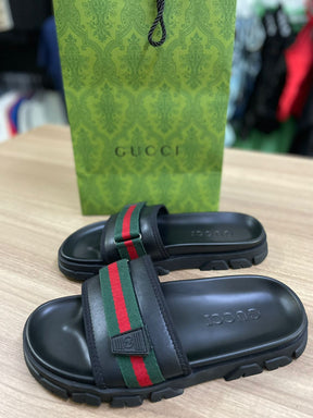 Conjunto de Grife Gucci Preto [CAMISA + BERMUDA + SANDÁLIA]