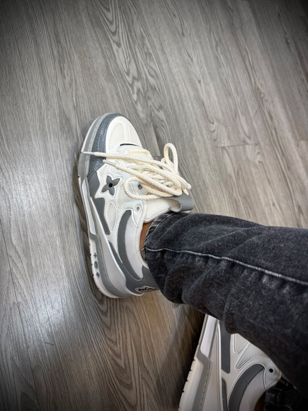 Tênis LV SK8 - Cinza