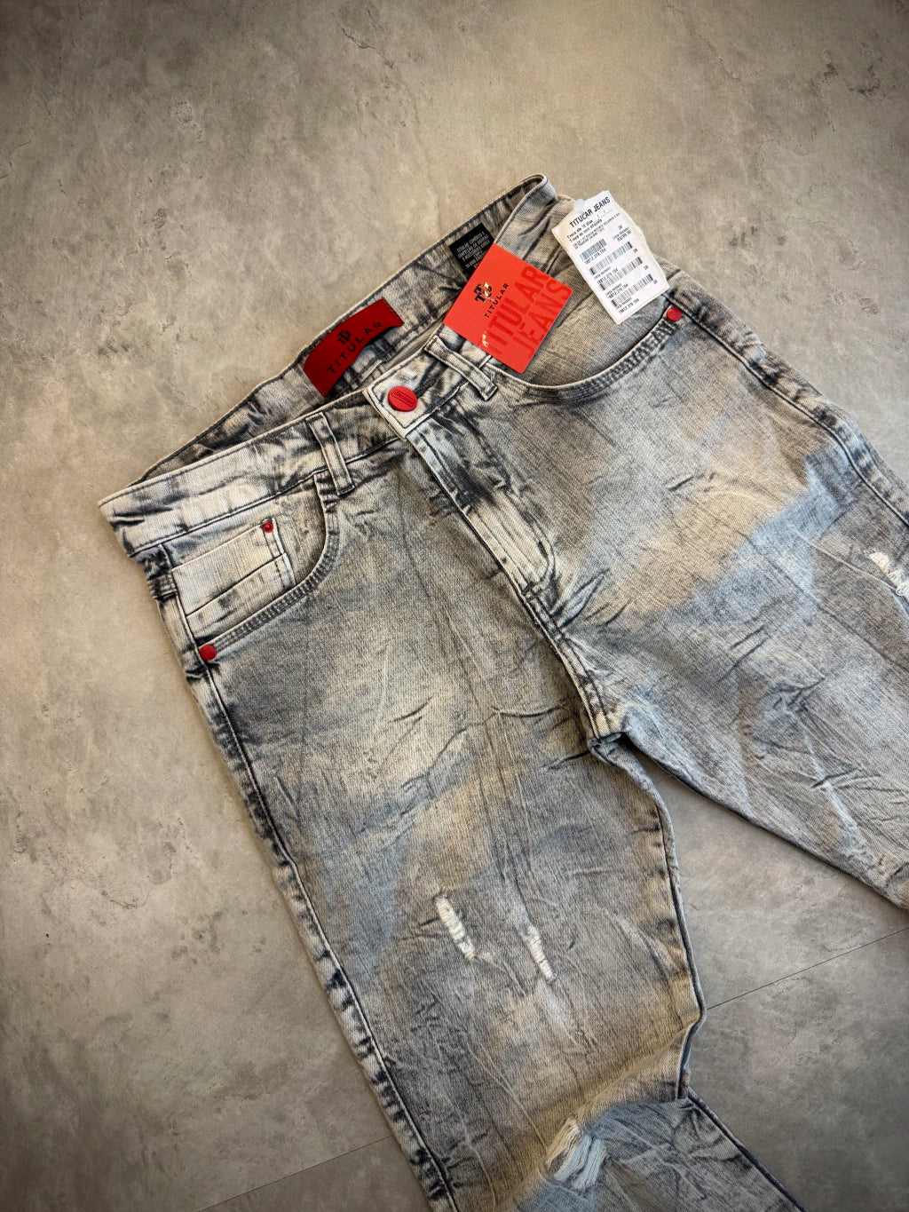 Calça Jeans Titular - Cinza Mármore Puídos Det. Red