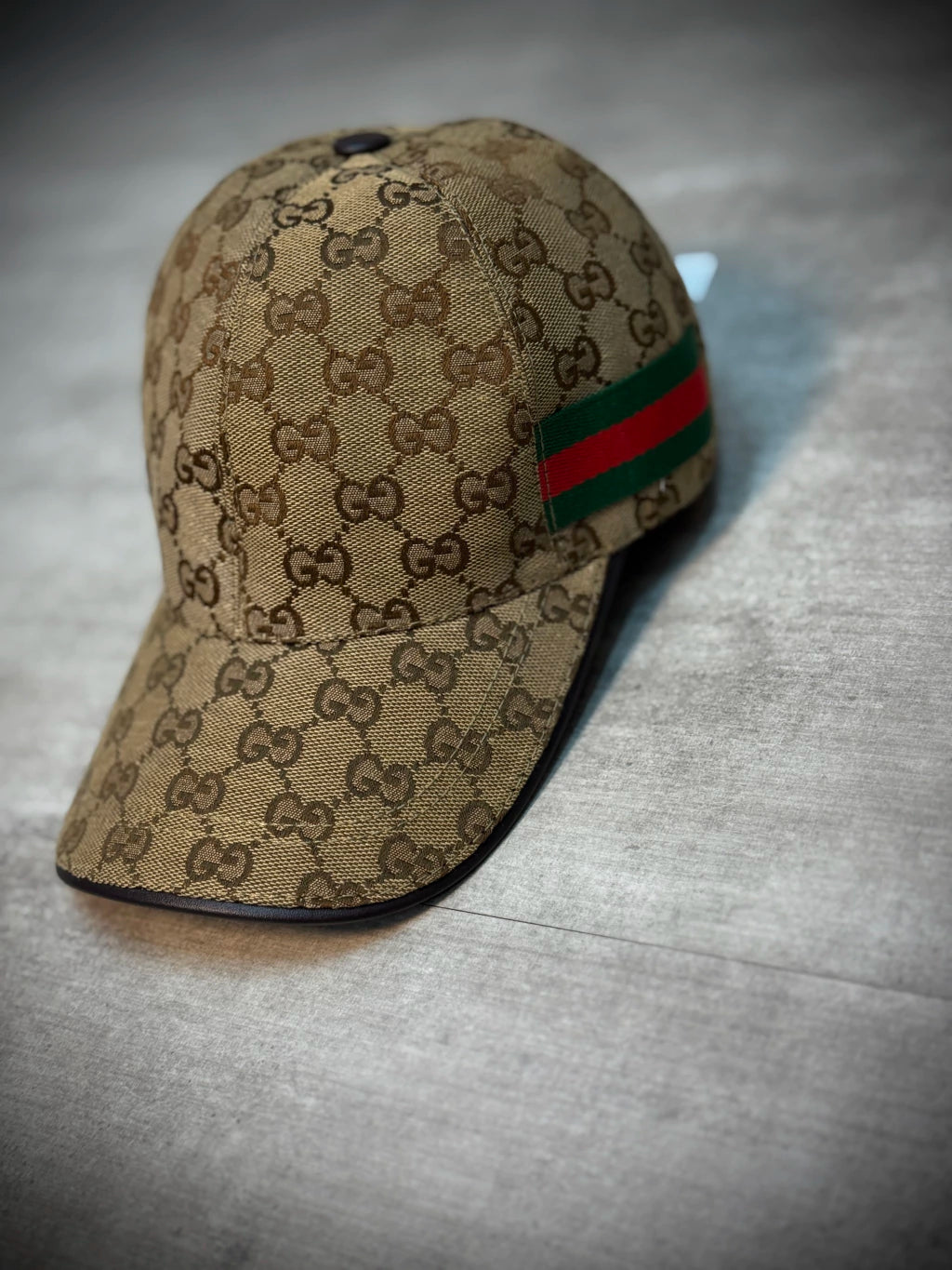 Boné Gucci Tradicional - Fita lateral verde|vermelha (Bege)