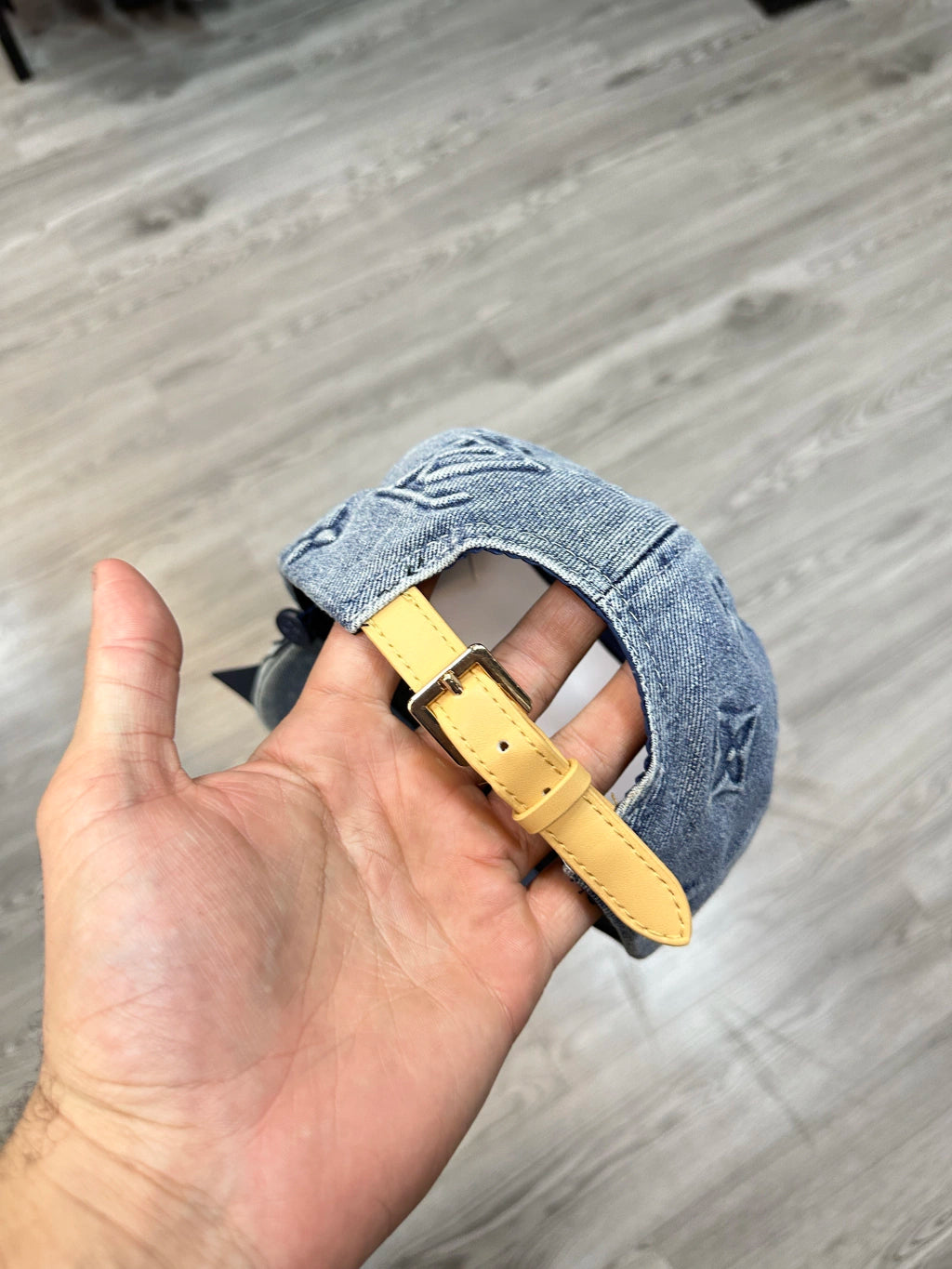 Boné Importado Louis Vuitton LV - Jeans Misto