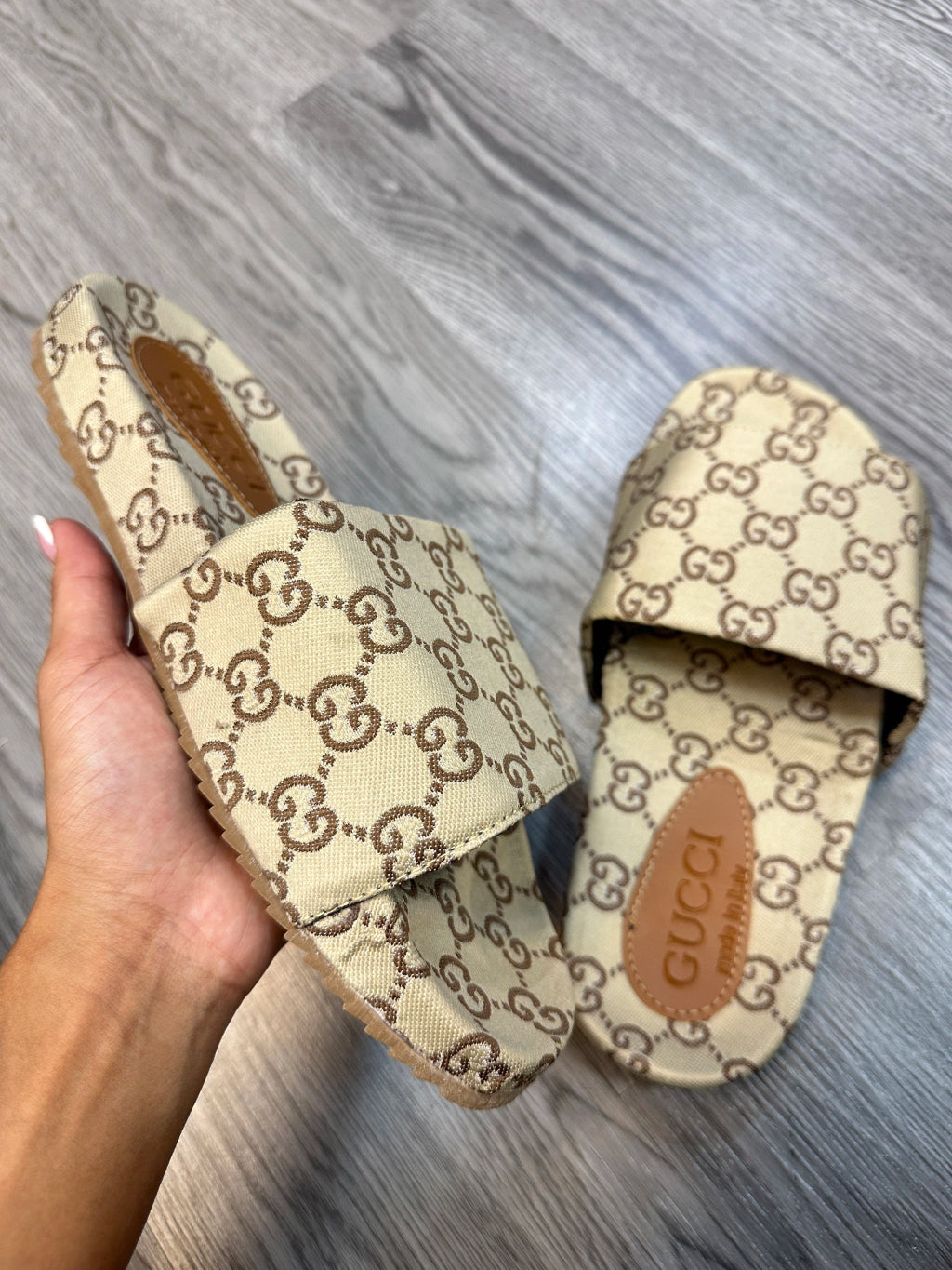 Slide Gucci - Bege - Importada