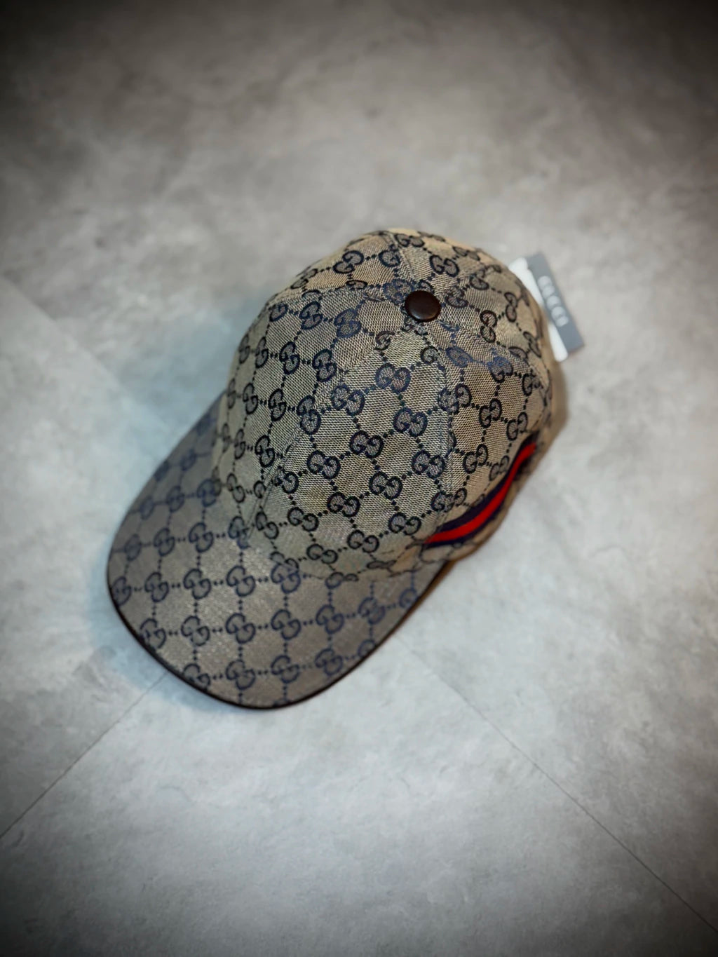 Boné Gucci Tradicional - Fita lateral Azul Marinho|Vermelho (Cinza)