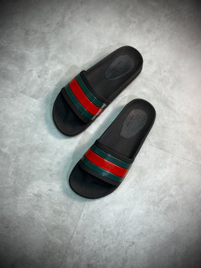 Slide Importada GUCCI | Faixa Italia - Preto