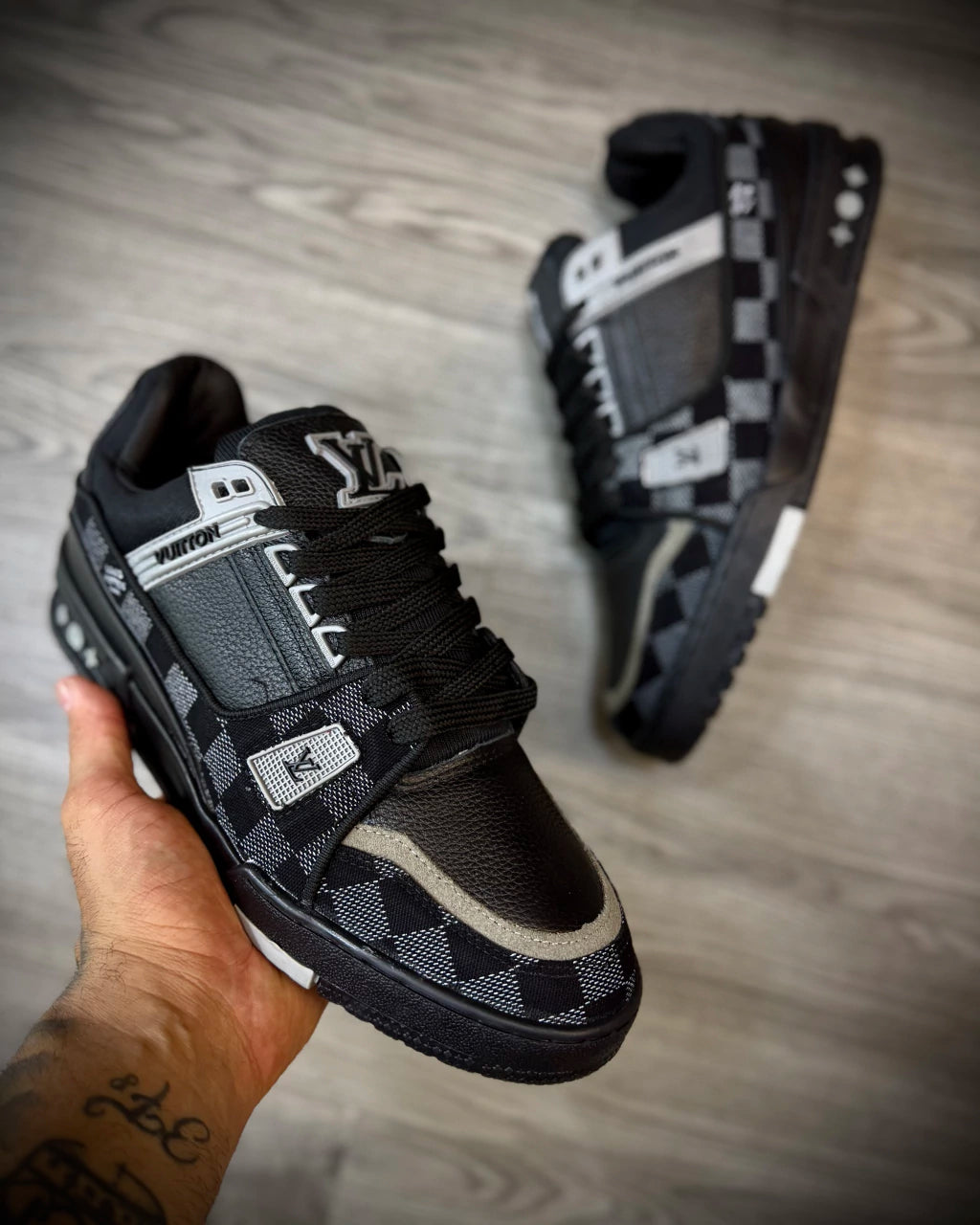 Tênis LV - Preto com Cinza | XADREZ • Limitado